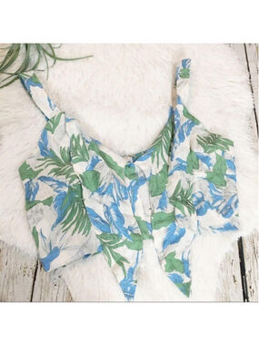 Very J floral crop top size large blue green tropical